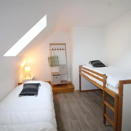 Maison De Caractere Avec Cheminee, 3 Chambres, Jardin, Proche Du Parc Des Volcans D'auvergne - Fr-1-742-574 Holiday home Lugarde