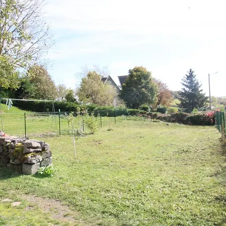 Maison De Caractere Avec Cheminee, 3 Chambres, Jardin, Proche Du Parc Des Volcans D'auvergne - Fr-1-742-574